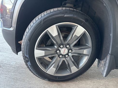 Used 2018 GMC Acadia SLT image 40