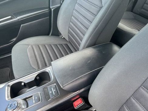 Used 2019 Ford Fusion SE image 30