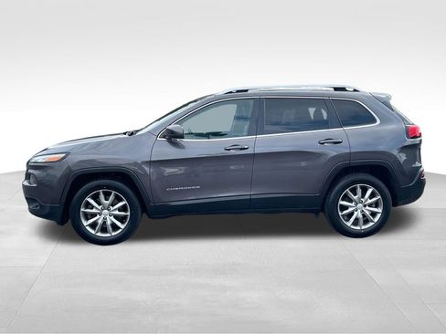 Used 2018 Jeep Cherokee Limited AWD/4WD image 5