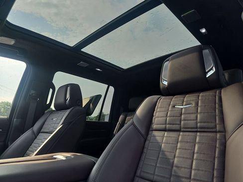 Certified 2023 Cadillac Escalade ESV Premium Luxury Platinum w/ LPO, Radiant Package AWD/4WD image 21