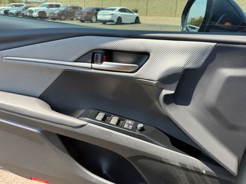 Used 2025 Toyota Camry SE FWD image 18