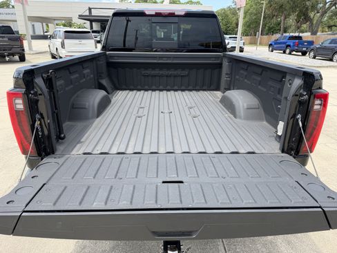 Used 2024 GMC Sierra 3500 Denali AWD/4WD image 11