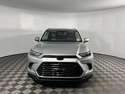 Used 2025 Toyota Grand Highlander AWD image 6