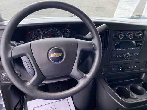 Certified 2025 Chevrolet Express 3500 LT w/ LT Preferred Equipment Group RWD image 7