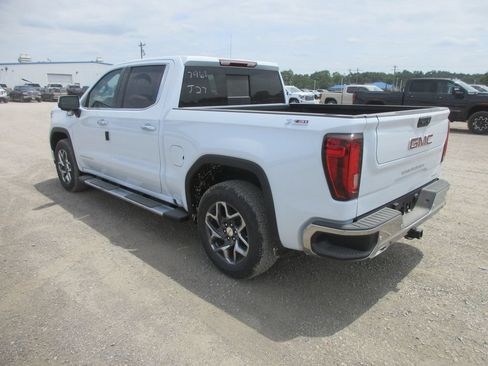 New 2026 GMC Sierra 1500 SLT w/ SLT Premium Plus Package AWD/4WD image 10
