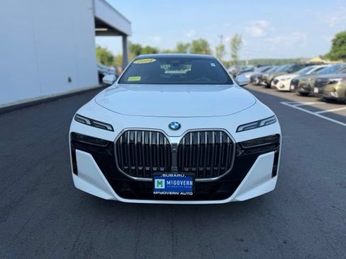 Used 2024 BMW 740i xDrive AWD/4WD image 3