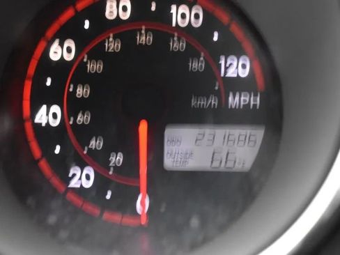 Used 2005 Toyota Matrix XR w/ Extra Value Pkg 2 image 27