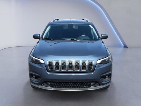 Used 2019 Jeep Cherokee Latitude w/ Cold Weather Group FWD image 9