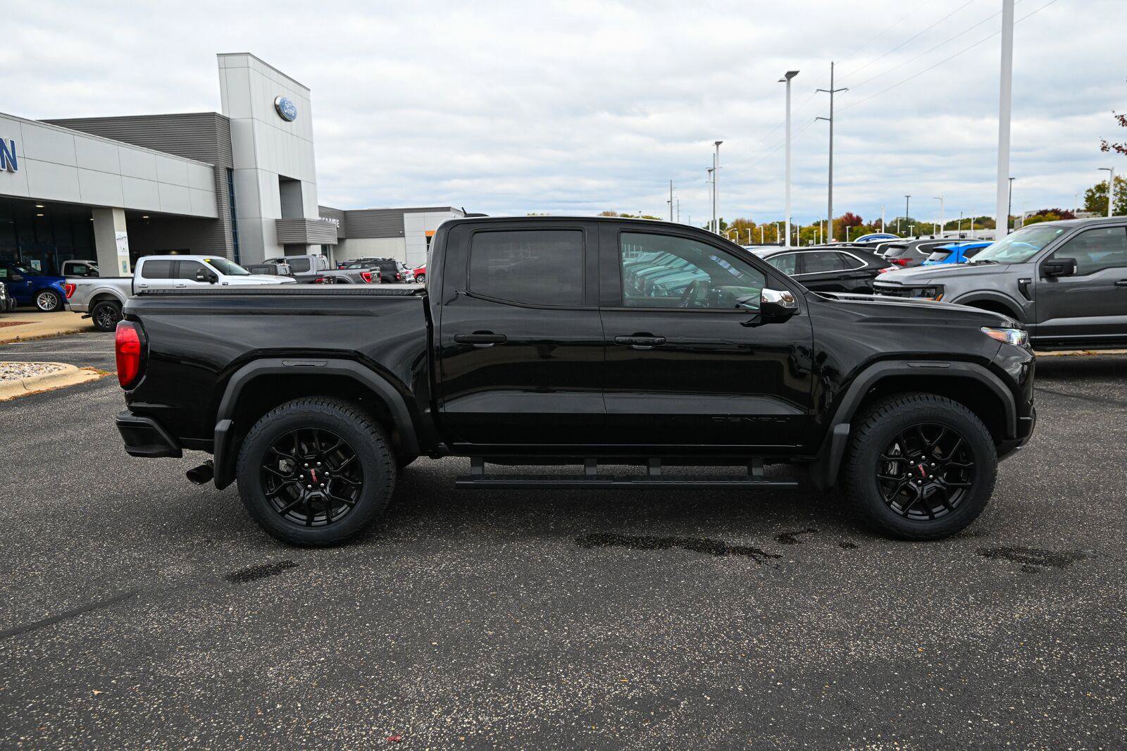 Used 2024 GMC Canyon Denali w/ LPO, Denali Black Edition AWD/4WD image 3