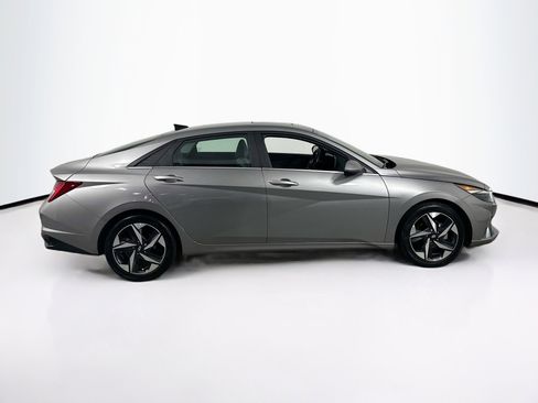 Used 2023 Hyundai Elantra Limited image 4