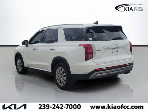 Used 2024 Hyundai Palisade SEL FWD image 4