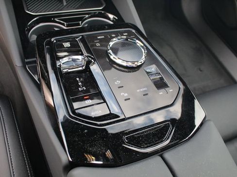 New 2027 BMW 550e xDrive AWD/4WD image 13