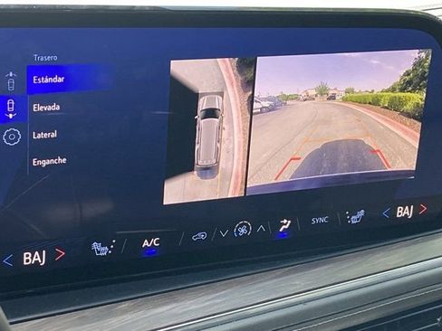 Used 2025 Chevrolet Suburban Z71 AWD/4WD image 25