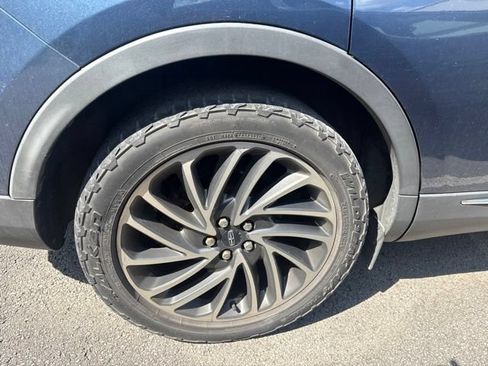 Used 2019 Lincoln Nautilus Reserve AWD/4WD image 4