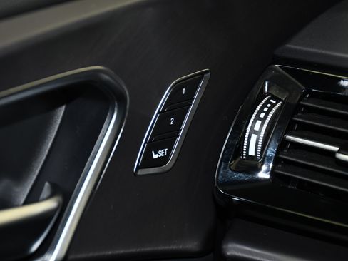 Used 2025 Acura RDX SH-AWD image 33