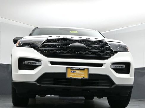 Certified 2022 Ford Explorer XLT w/ Equipment Group 202A AWD/4WD image 38