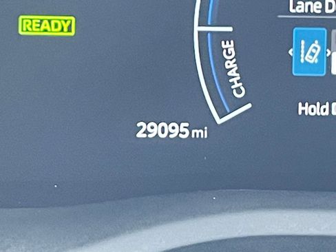 Used 2025 Toyota Camry LE image 40