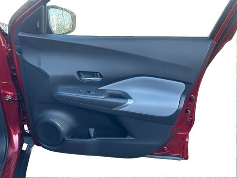 Used 2024 Nissan Kicks SR w/ SR Premium Package FWD image 21