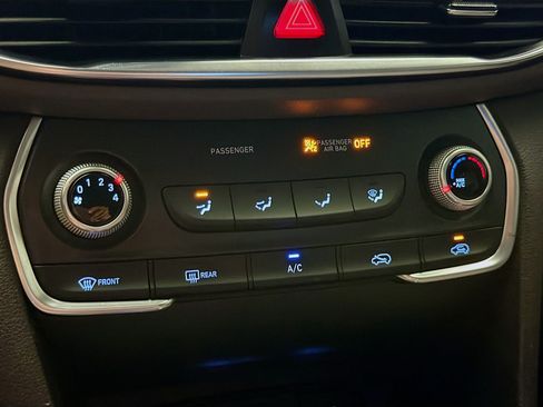 Used 2019 Hyundai Santa Fe SE FWD image 9