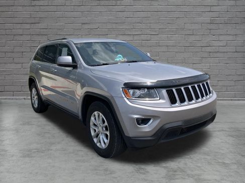Used 2014 Jeep Grand Cherokee Laredo w/ 18" Wheel & 8.4" Radio Group AWD/4WD image 3