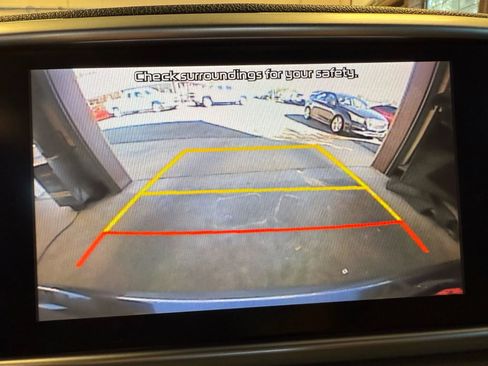 Used 2020 Kia Sportage S w/ S FWD Sunroof Package image 17