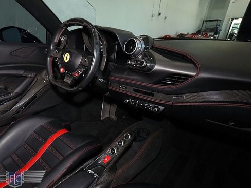 Used 2020 Ferrari F8 Tributo RWD image 19