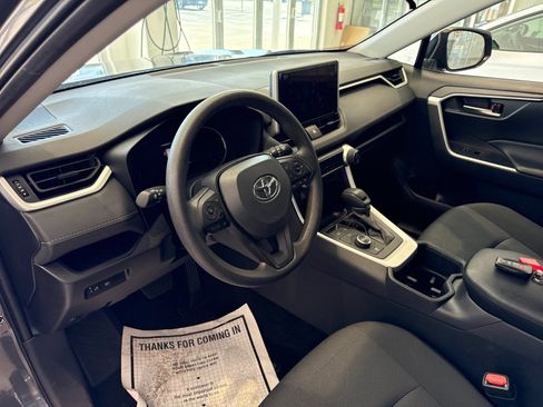 Used 2025 Toyota RAV4 XLE image 10