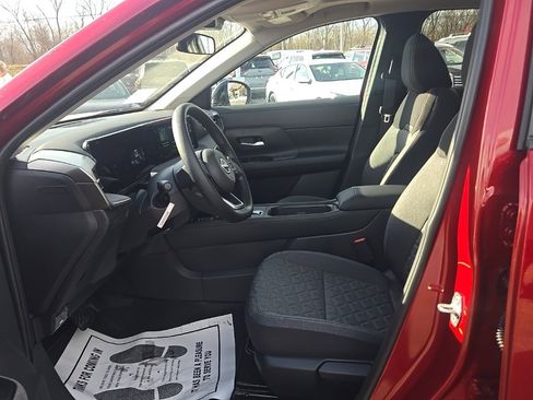 New 2026 Nissan Kicks SV image 8