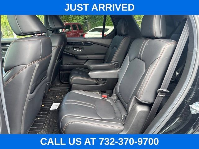 Used 2025 Honda Pilot TrailSport image 9