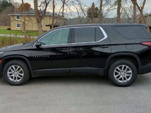 Certified 2023 Chevrolet Traverse LS w/ Safety Package image 5