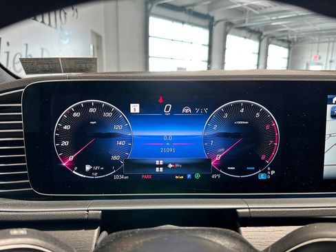 Certified 2025 Mercedes-Benz GLS 450 4MATIC image 8