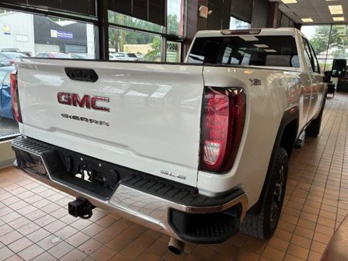 Used 2023 GMC Sierra 3500 SLE w/ SLE Convenience Package AWD/4WD image 9