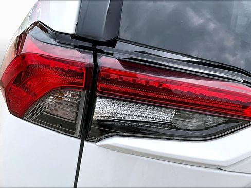 Used 2025 Toyota RAV4 XLE FWD image 29