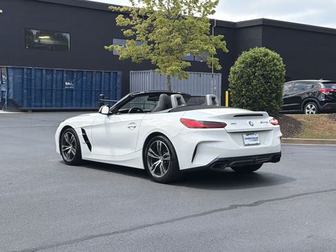 Used 2022 BMW Z4 M40i RWD image 13