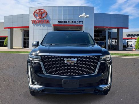 Used 2023 Cadillac Escalade ESV Premium Luxury AWD/4WD image 2