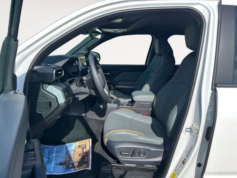 Used 2025 Toyota Tacoma Trailhunter w/ Tow Tech Package image 9