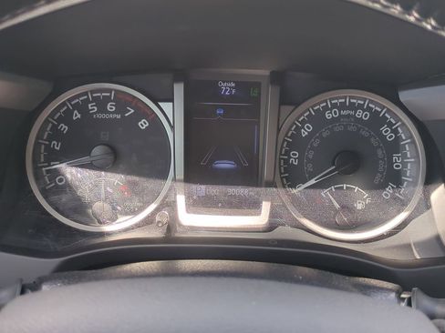 Used 2022 Toyota Tacoma SR5 w/ Technology Package image 27