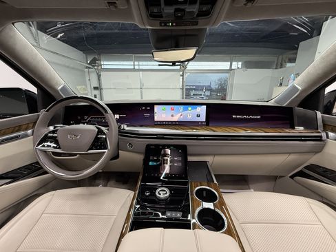 Used 2025 Cadillac Escalade ESV Sport Platinum image 19