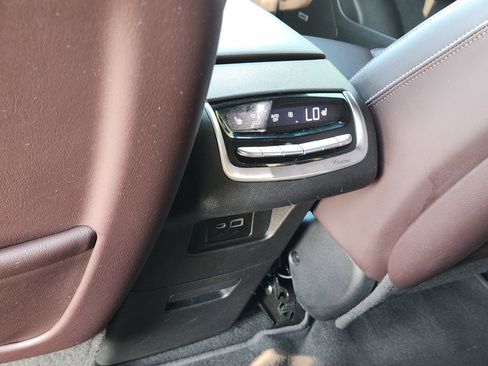 Used 2020 Cadillac XT6 Premium Luxury image 41