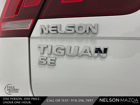 Used 2021 Volkswagen Tiguan SE w/ Panoramic Sunroof Package image 16