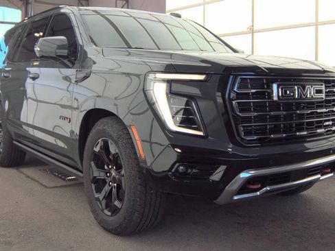 Used 2025 GMC Yukon AT4 w/ AT4 Premium Plus Package AWD/4WD image 7