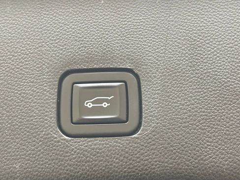 Certified 2021 Chevrolet Traverse RS w/ LPO, Floor Liner Package image 23