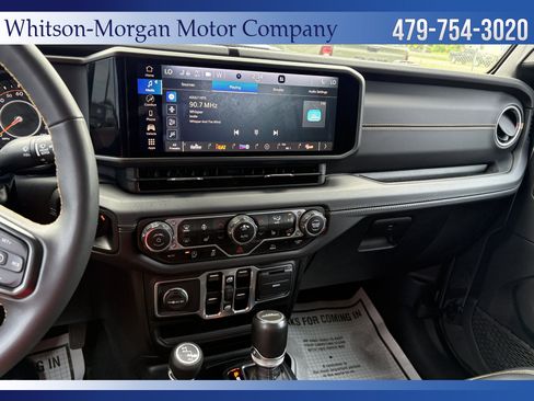 Used 2024 Jeep Gladiator Sport AWD/4WD image 20