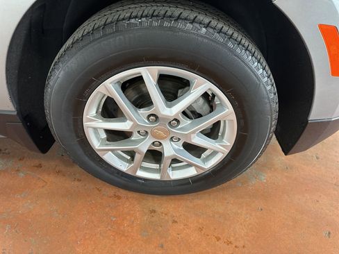 Used 2024 Chevrolet Equinox LT w/ LPO, Floor Liner Package image 10