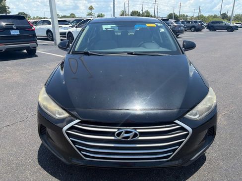 Used 2017 Hyundai Elantra SE FWD image 2