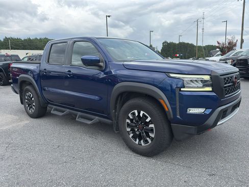 Used 2022 Nissan Frontier Pro-X RWD image 2