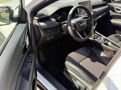 Certified 2026 Jeep Compass Latitude AWD/4WD image 9