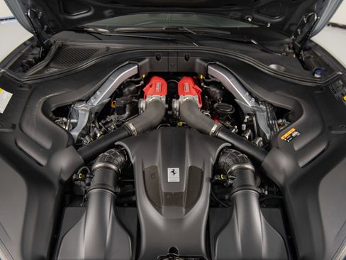 Certified 2019 Ferrari Portofino image 19