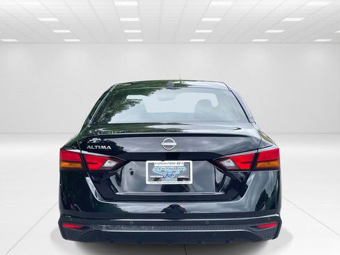 Used 2025 Nissan Altima 2.5 SV FWD image 5