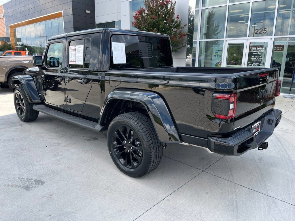 Used 2022 Jeep Gladiator Overland AWD/4WD image 17